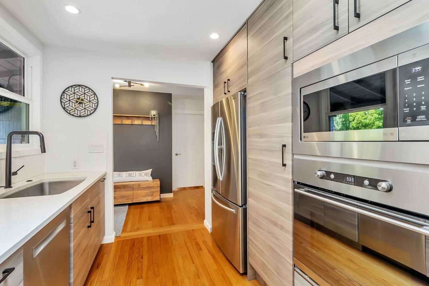 Detail Gallery Image 27 of 83 For 1528 Fernside St, Redwood City,  CA 94061 - 3 Beds | 2 Baths