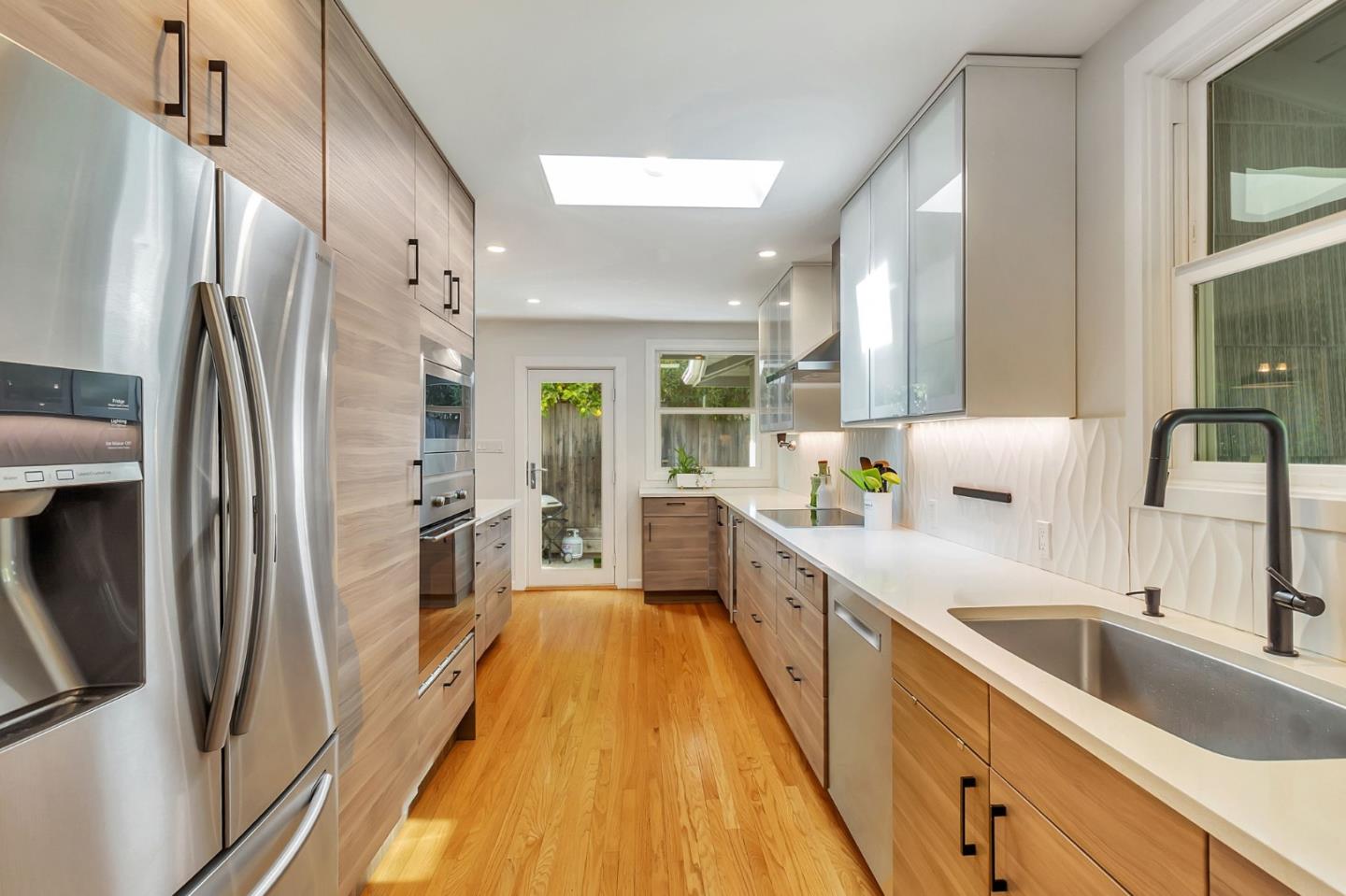 Detail Gallery Image 30 of 83 For 1528 Fernside St, Redwood City,  CA 94061 - 3 Beds | 2 Baths