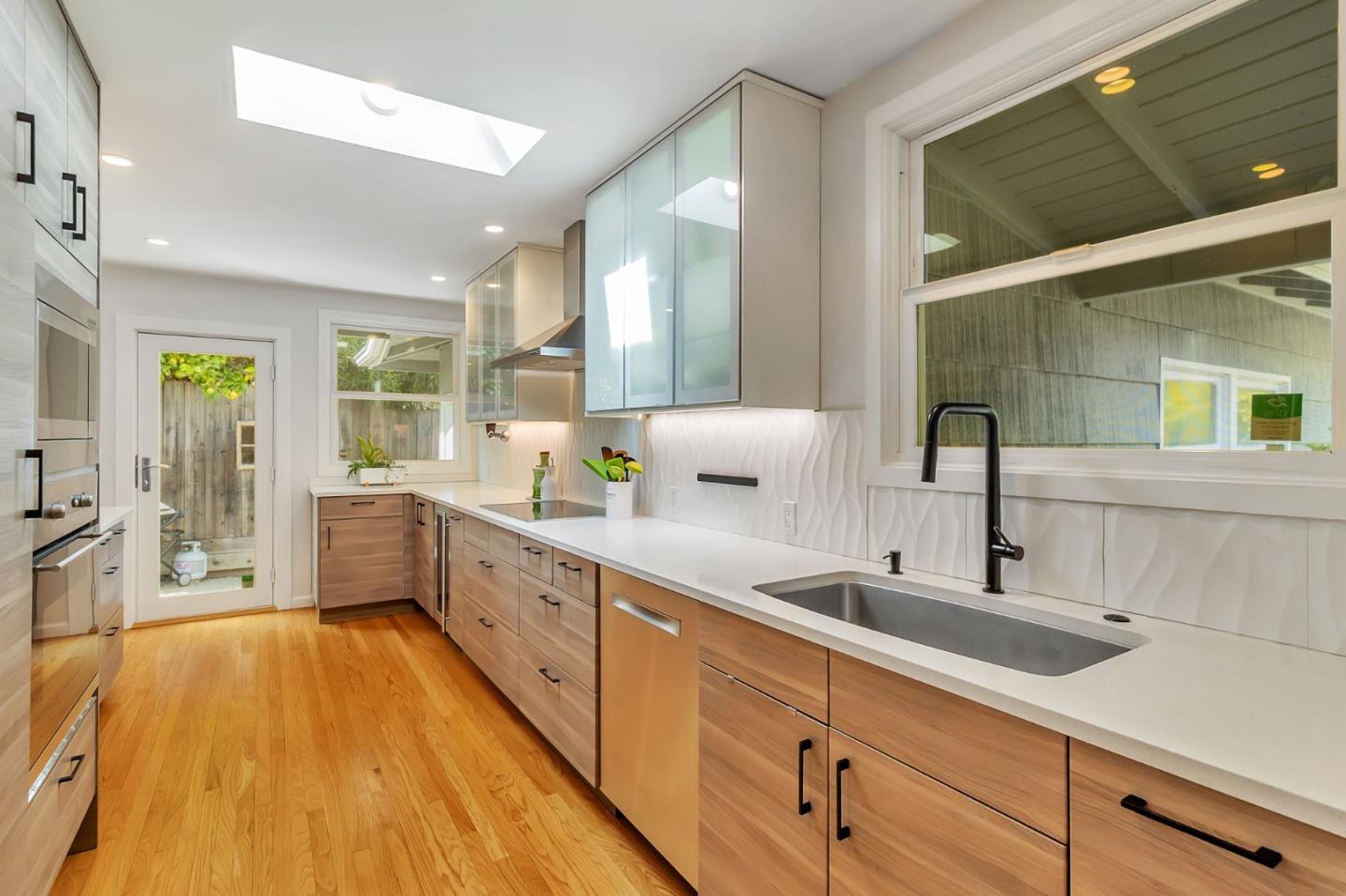 Detail Gallery Image 32 of 83 For 1528 Fernside St, Redwood City,  CA 94061 - 3 Beds | 2 Baths