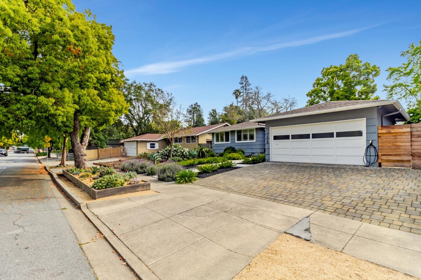 Detail Gallery Image 4 of 83 For 1528 Fernside St, Redwood City,  CA 94061 - 3 Beds | 2 Baths