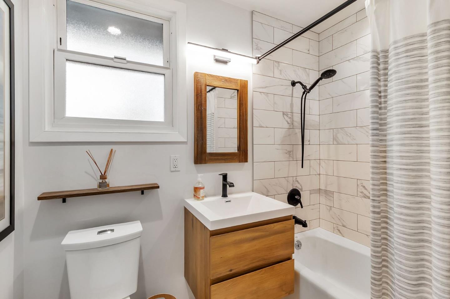 Detail Gallery Image 49 of 83 For 1528 Fernside St, Redwood City,  CA 94061 - 3 Beds | 2 Baths