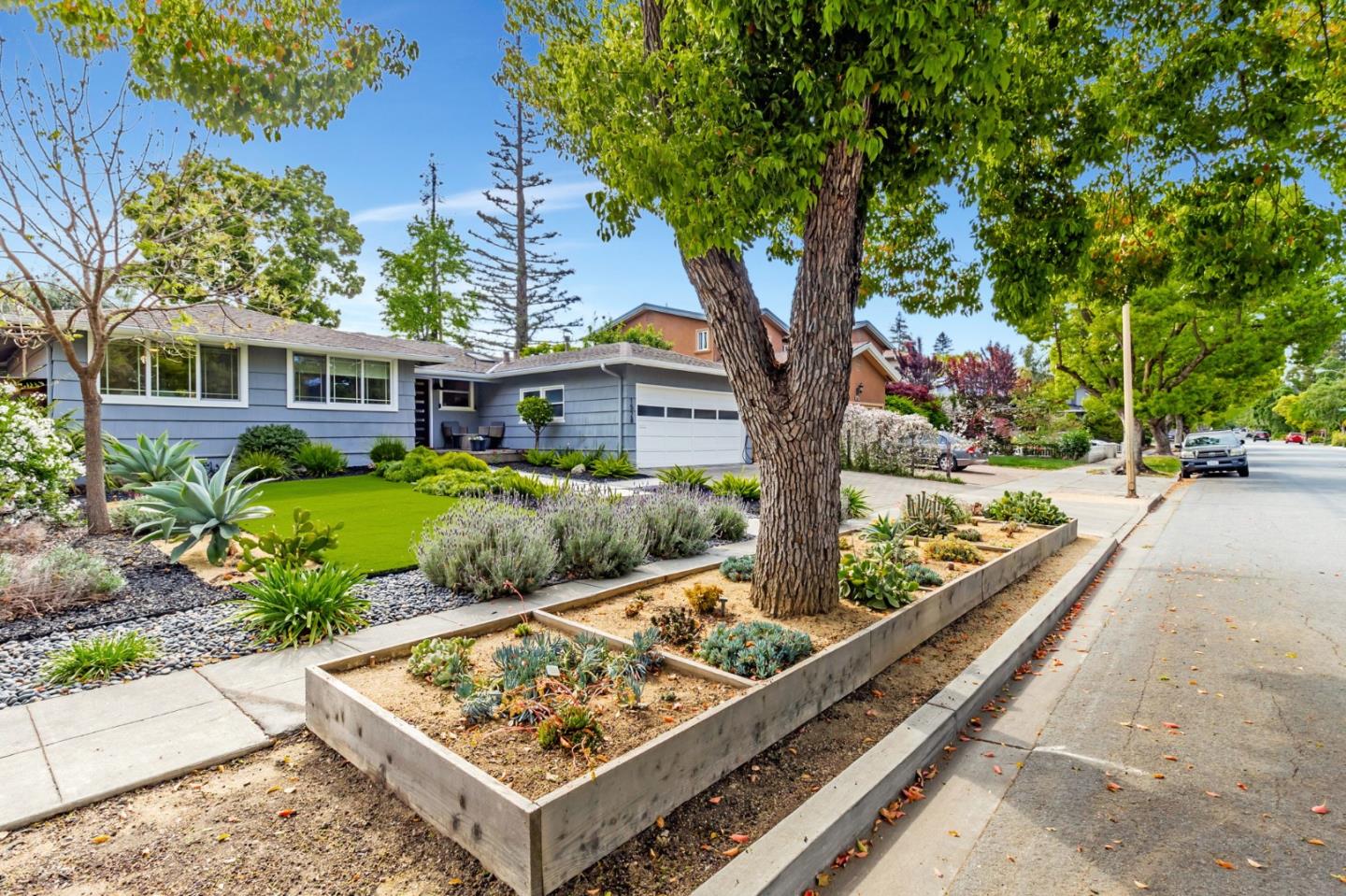 Detail Gallery Image 6 of 83 For 1528 Fernside St, Redwood City,  CA 94061 - 3 Beds | 2 Baths