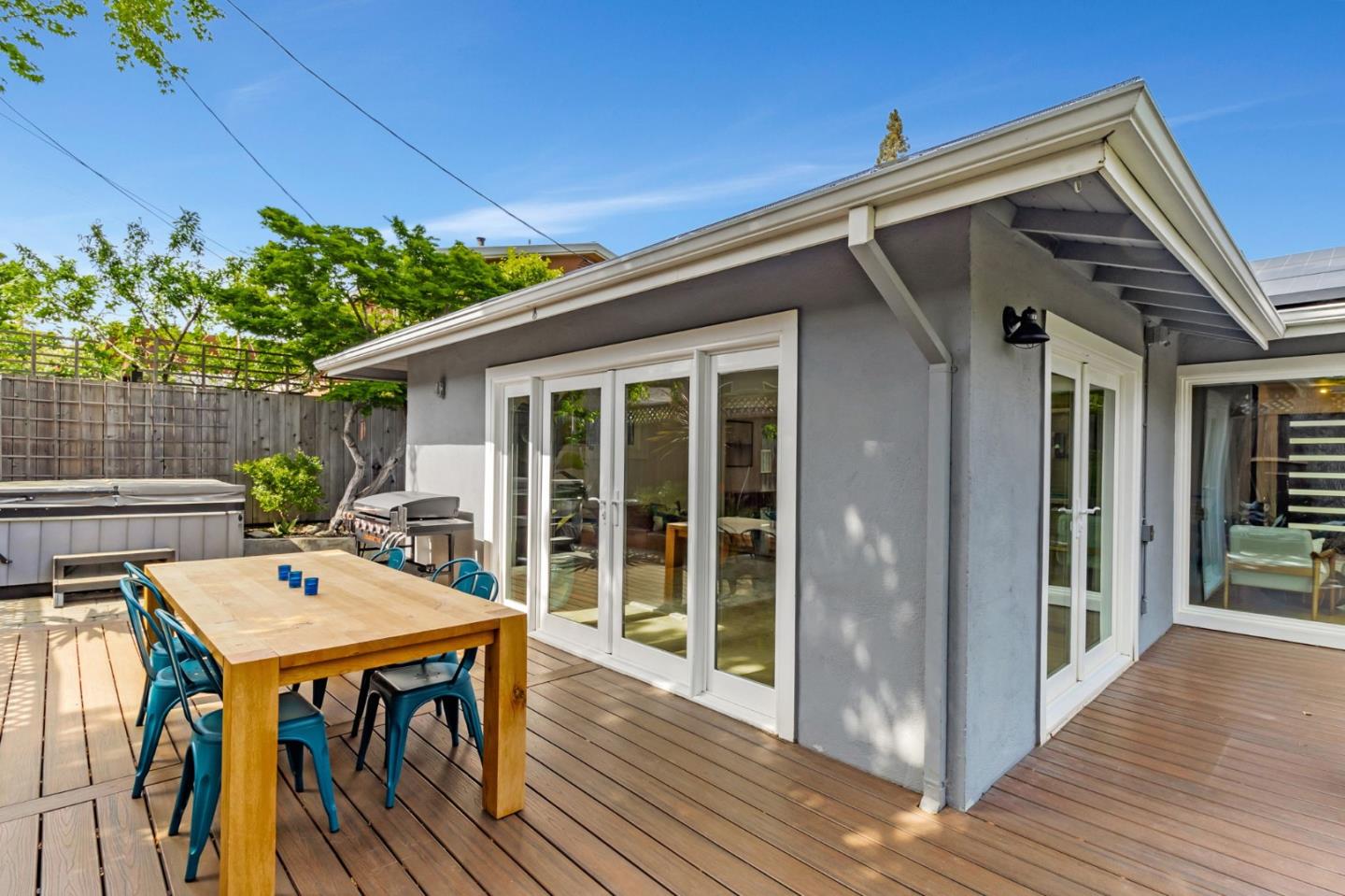 Detail Gallery Image 66 of 83 For 1528 Fernside St, Redwood City,  CA 94061 - 3 Beds | 2 Baths