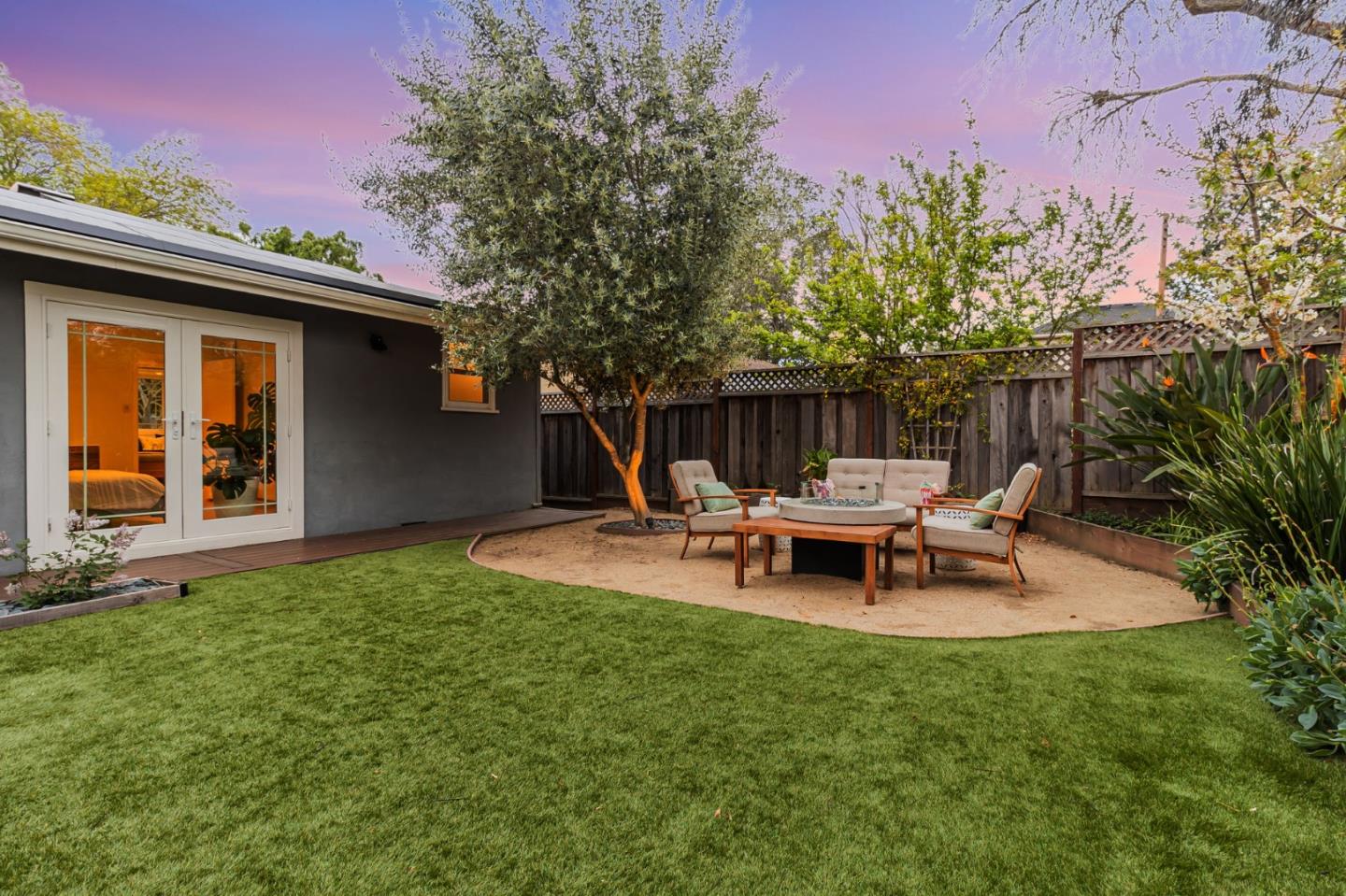 Detail Gallery Image 70 of 83 For 1528 Fernside St, Redwood City,  CA 94061 - 3 Beds | 2 Baths