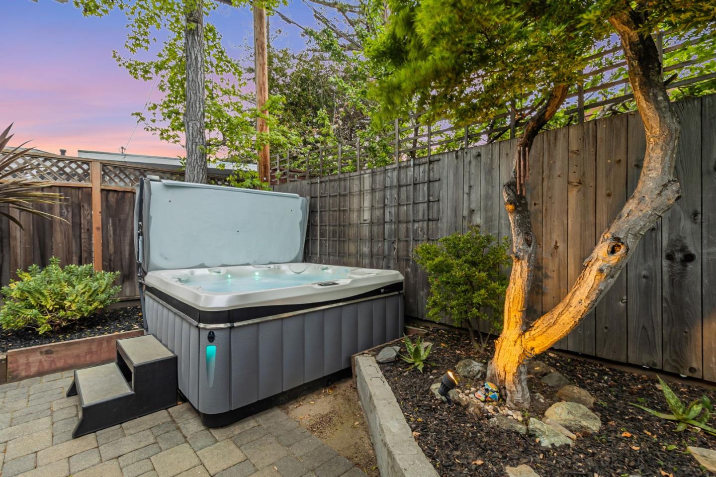Detail Gallery Image 73 of 83 For 1528 Fernside St, Redwood City,  CA 94061 - 3 Beds | 2 Baths