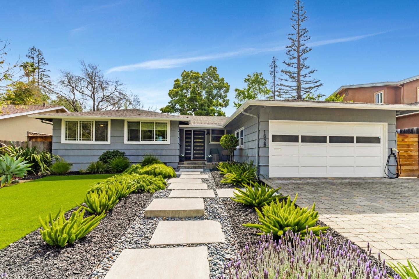 Detail Gallery Image 8 of 83 For 1528 Fernside St, Redwood City,  CA 94061 - 3 Beds | 2 Baths