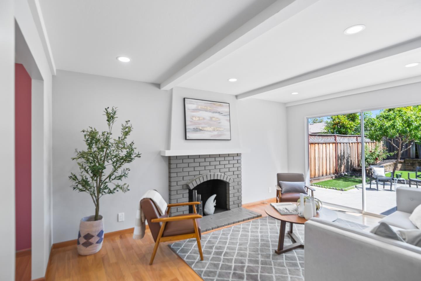 Detail Gallery Image 12 of 30 For 714 Jura Way, Sunnyvale,  CA 94087 - 4 Beds | 2 Baths