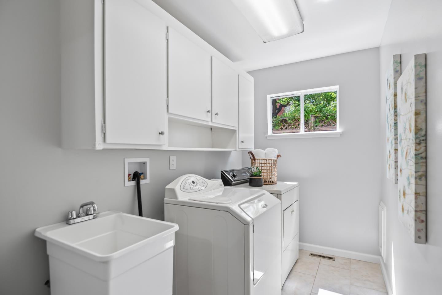 Detail Gallery Image 16 of 30 For 714 Jura Way, Sunnyvale,  CA 94087 - 4 Beds | 2 Baths