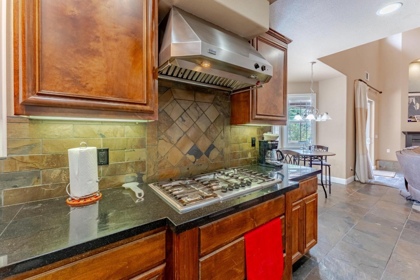 Detail Gallery Image 10 of 36 For 2036 Kendall Ave, Modesto,  CA 95355 - 4 Beds | 3 Baths