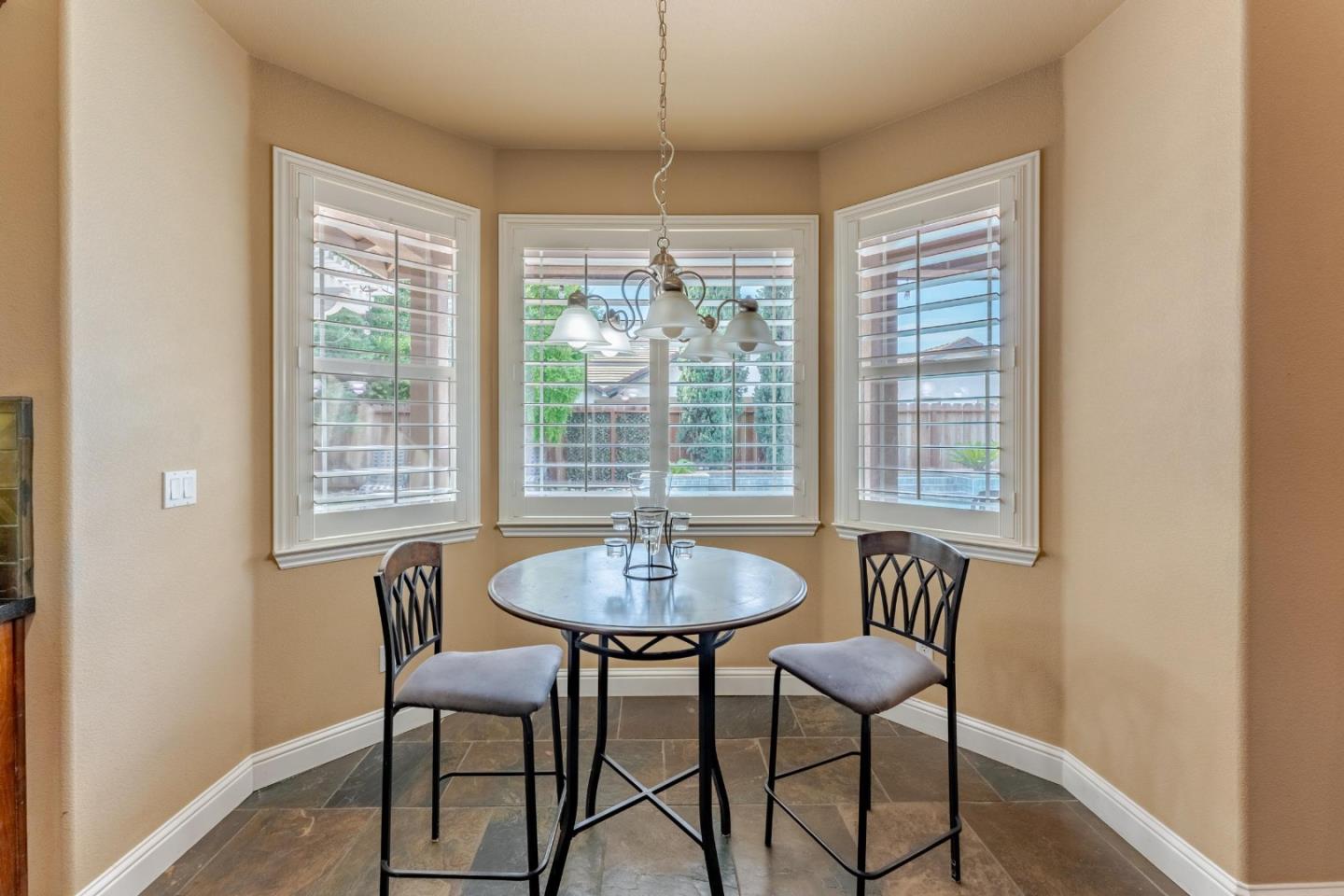 Detail Gallery Image 12 of 36 For 2036 Kendall Ave, Modesto,  CA 95355 - 4 Beds | 3 Baths