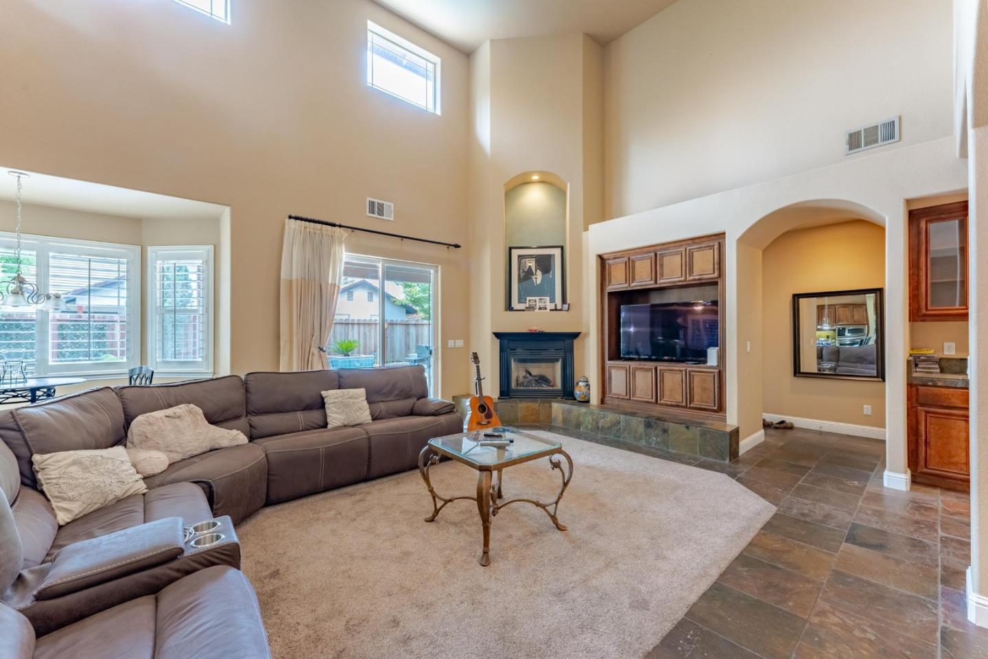 Detail Gallery Image 14 of 36 For 2036 Kendall Ave, Modesto,  CA 95355 - 4 Beds | 3 Baths