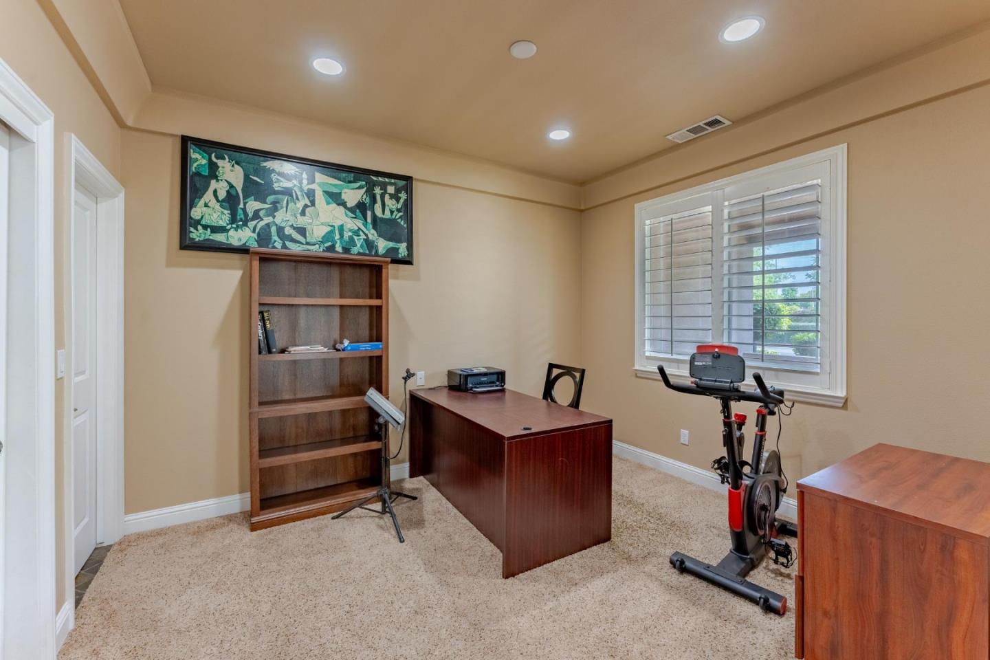Detail Gallery Image 18 of 36 For 2036 Kendall Ave, Modesto,  CA 95355 - 4 Beds | 3 Baths