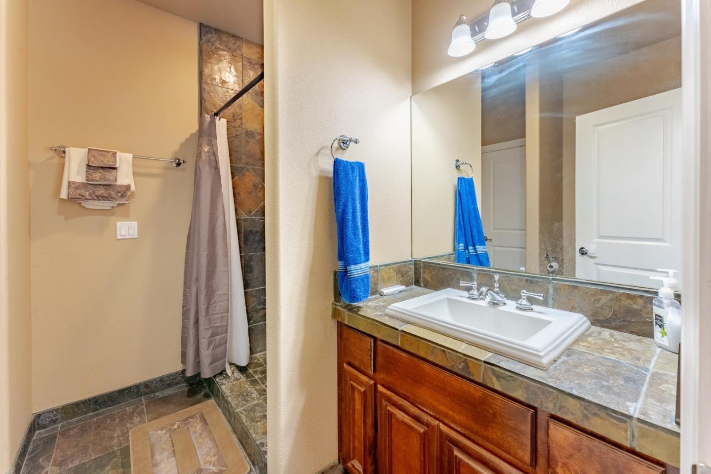 Detail Gallery Image 23 of 36 For 2036 Kendall Ave, Modesto,  CA 95355 - 4 Beds | 3 Baths