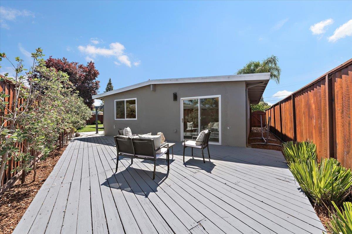 Detail Gallery Image 17 of 22 For 575 Fir Ave, Sunnyvale,  CA 94085 - 3 Beds | 1 Baths