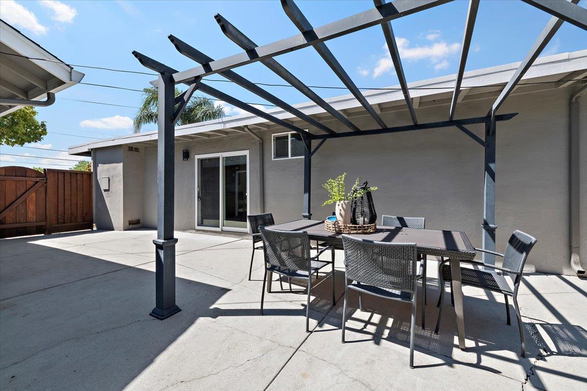 Detail Gallery Image 19 of 22 For 575 Fir Ave, Sunnyvale,  CA 94085 - 3 Beds | 1 Baths