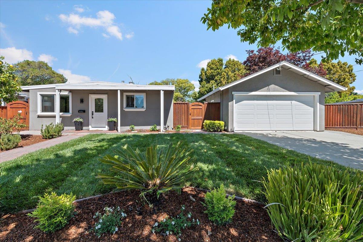 Detail Gallery Image 2 of 22 For 575 Fir Ave, Sunnyvale,  CA 94085 - 3 Beds | 1 Baths