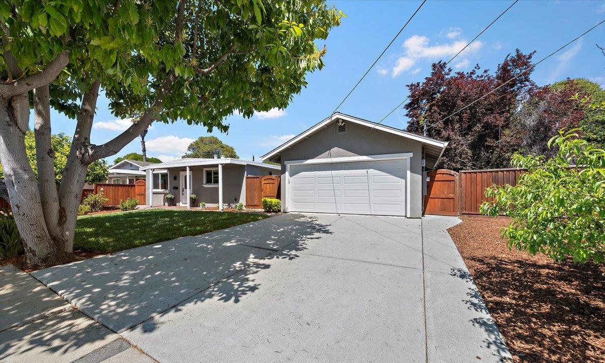 Detail Gallery Image 3 of 22 For 575 Fir Ave, Sunnyvale,  CA 94085 - 3 Beds | 1 Baths