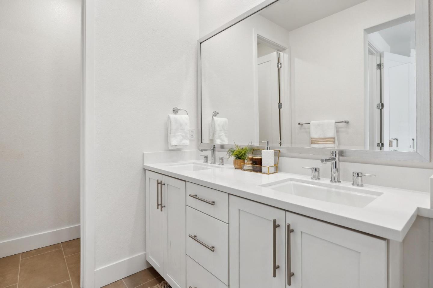 Detail Gallery Image 38 of 60 For 2266 Mora Pl, Mountain View,  CA 94040 - 2 Beds | 2/1 Baths