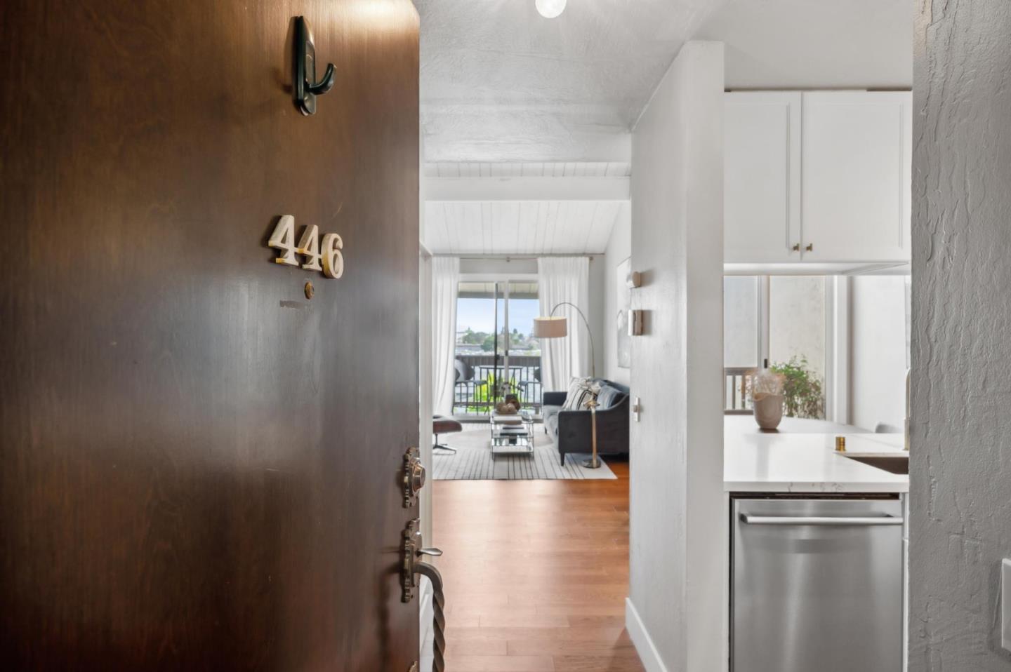 Detail Gallery Image 3 of 70 For 2101 Shoreline Dr #446,  Alameda,  CA 94501 - 2 Beds | 1/1 Baths
