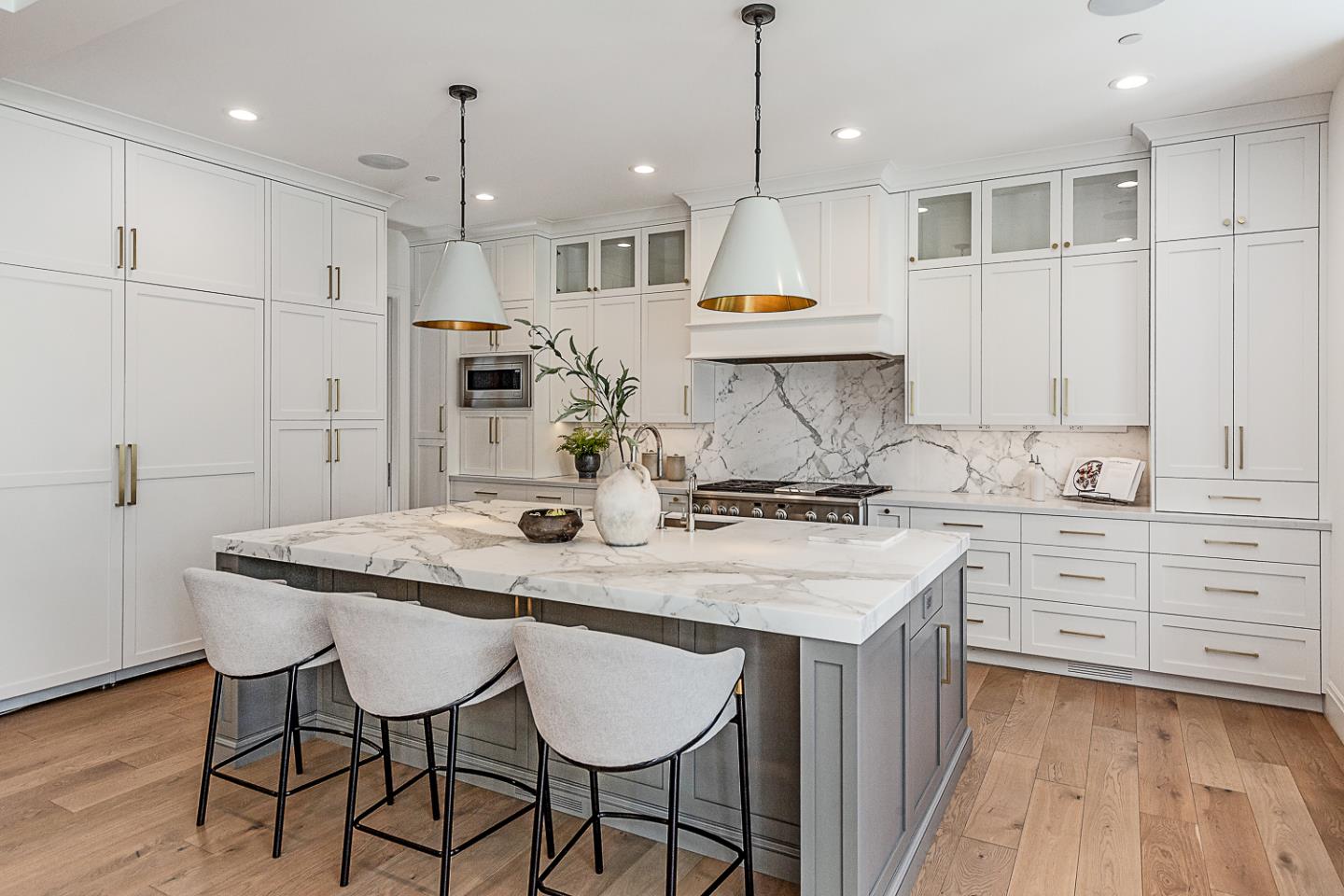 Detail Gallery Image 11 of 52 For 656 Benvenue Ave, Los Altos,  CA 94024 - 6 Beds | 5/1 Baths