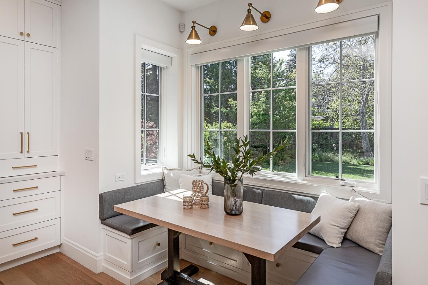 Detail Gallery Image 12 of 52 For 656 Benvenue Ave, Los Altos,  CA 94024 - 6 Beds | 5/1 Baths
