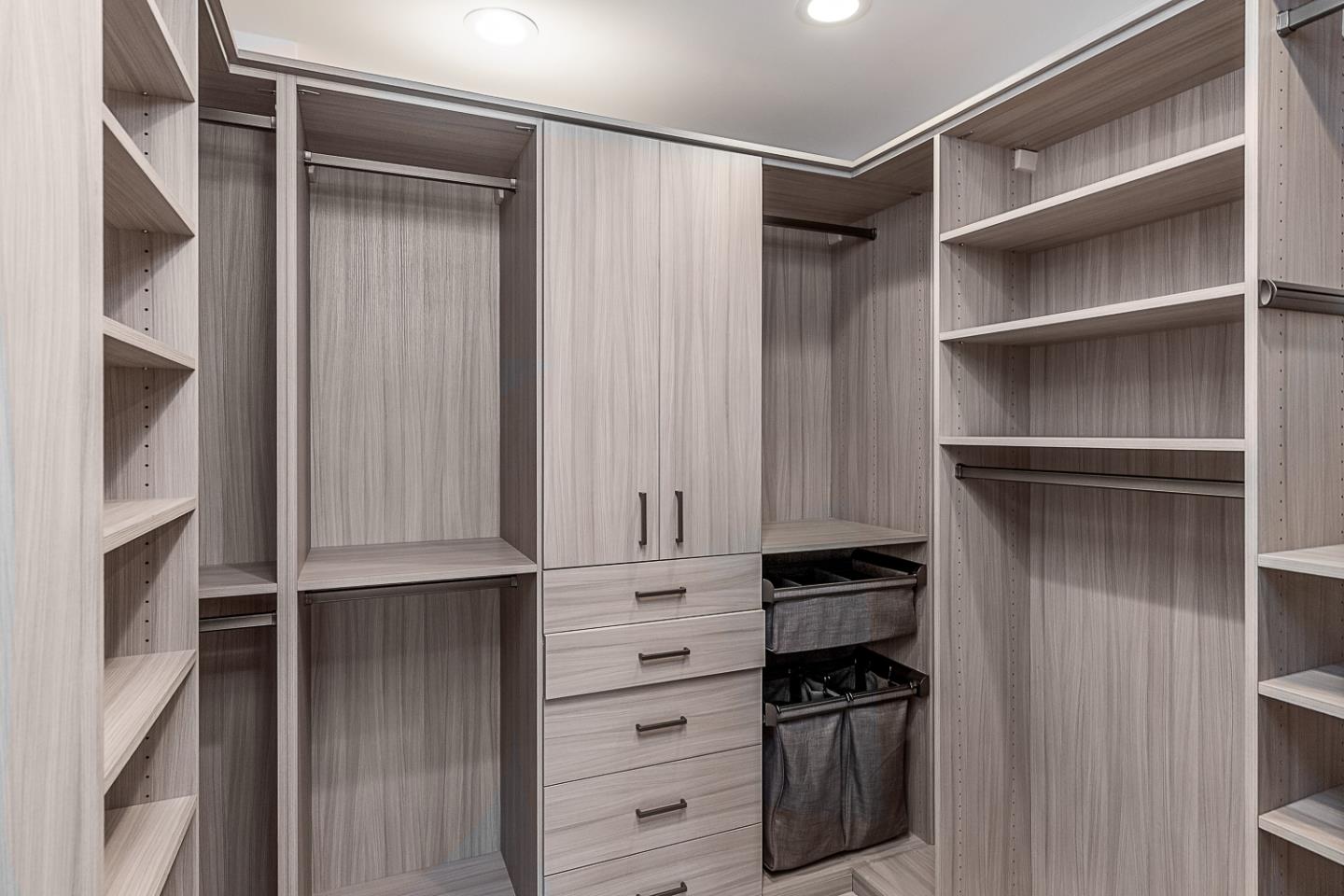 Detail Gallery Image 22 of 52 For 656 Benvenue Ave, Los Altos,  CA 94024 - 6 Beds | 5/1 Baths