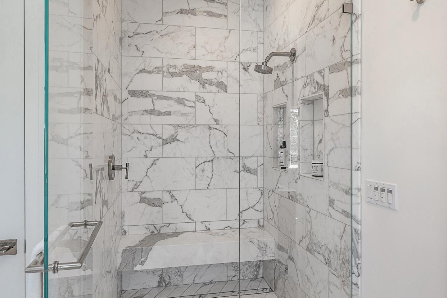 Detail Gallery Image 25 of 52 For 656 Benvenue Ave, Los Altos,  CA 94024 - 6 Beds | 5/1 Baths
