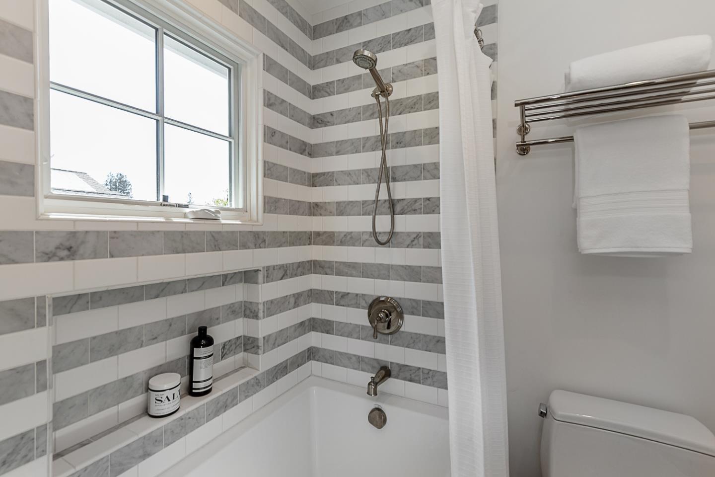 Detail Gallery Image 31 of 52 For 656 Benvenue Ave, Los Altos,  CA 94024 - 6 Beds | 5/1 Baths