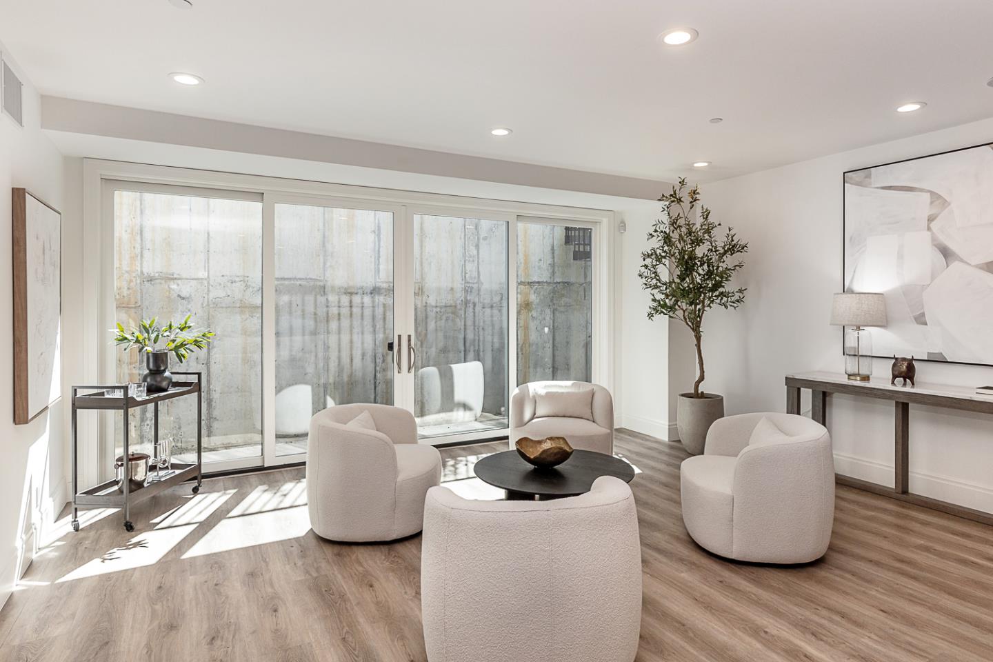 Detail Gallery Image 34 of 52 For 656 Benvenue Ave, Los Altos,  CA 94024 - 6 Beds | 5/1 Baths