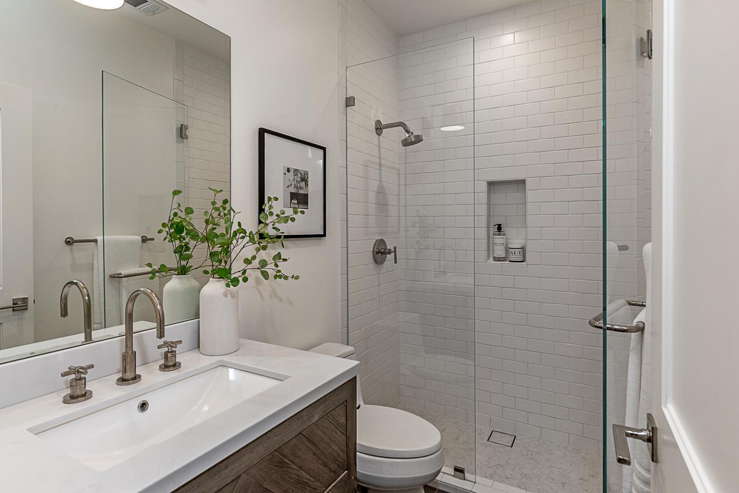 Detail Gallery Image 37 of 52 For 656 Benvenue Ave, Los Altos,  CA 94024 - 6 Beds | 5/1 Baths