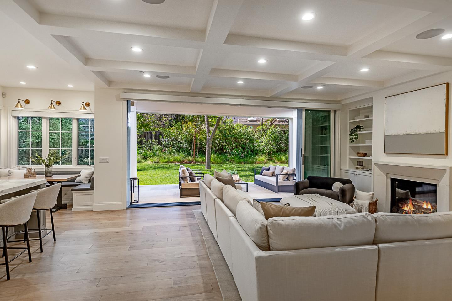 Detail Gallery Image 6 of 52 For 656 Benvenue Ave, Los Altos,  CA 94024 - 6 Beds | 5/1 Baths