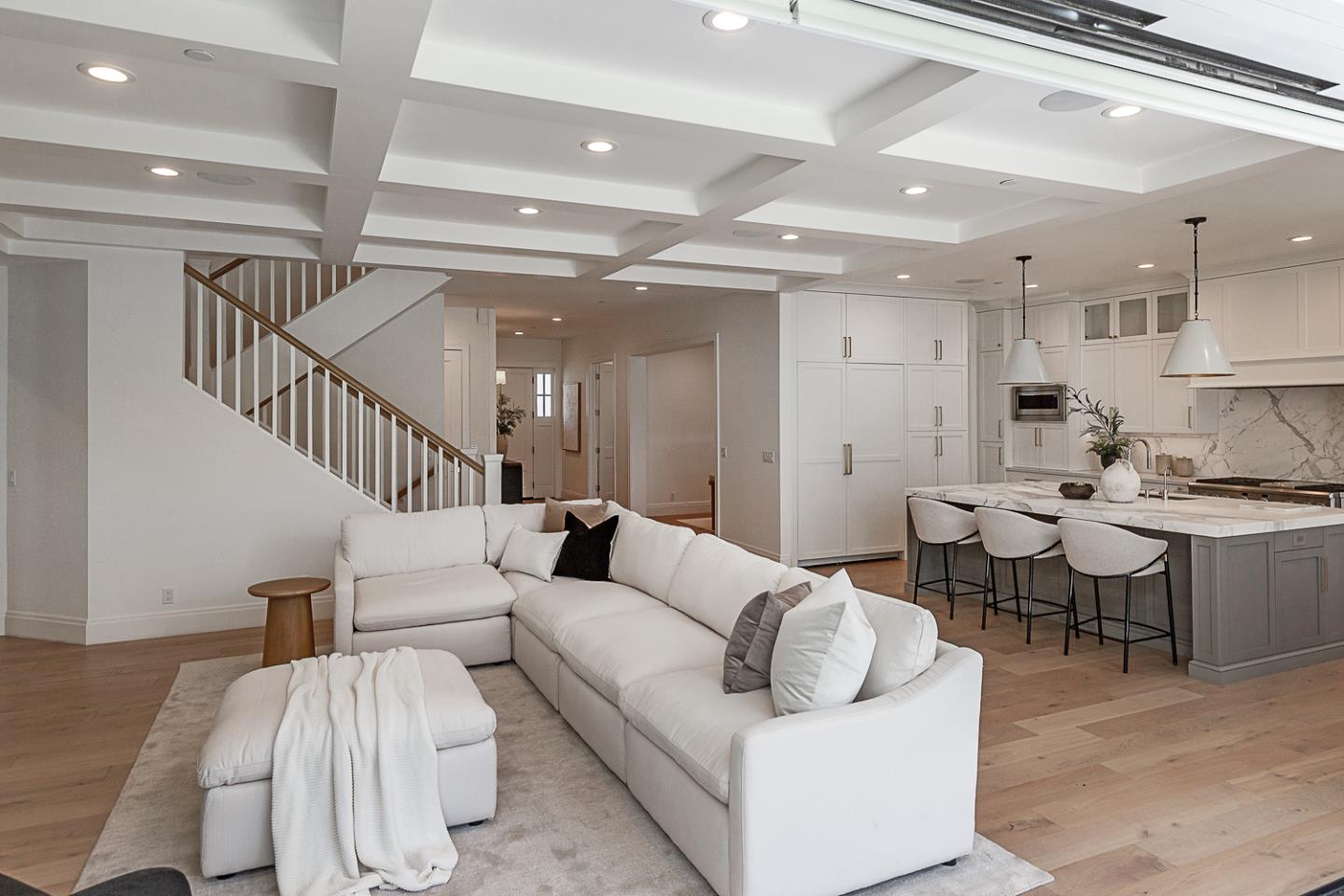 Detail Gallery Image 8 of 52 For 656 Benvenue Ave, Los Altos,  CA 94024 - 6 Beds | 5/1 Baths