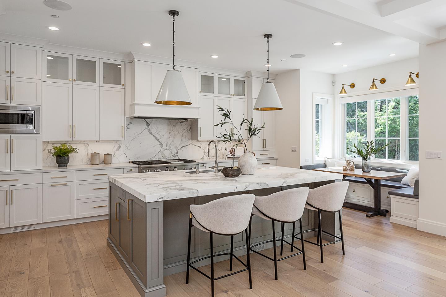 Detail Gallery Image 9 of 52 For 656 Benvenue Ave, Los Altos,  CA 94024 - 6 Beds | 5/1 Baths