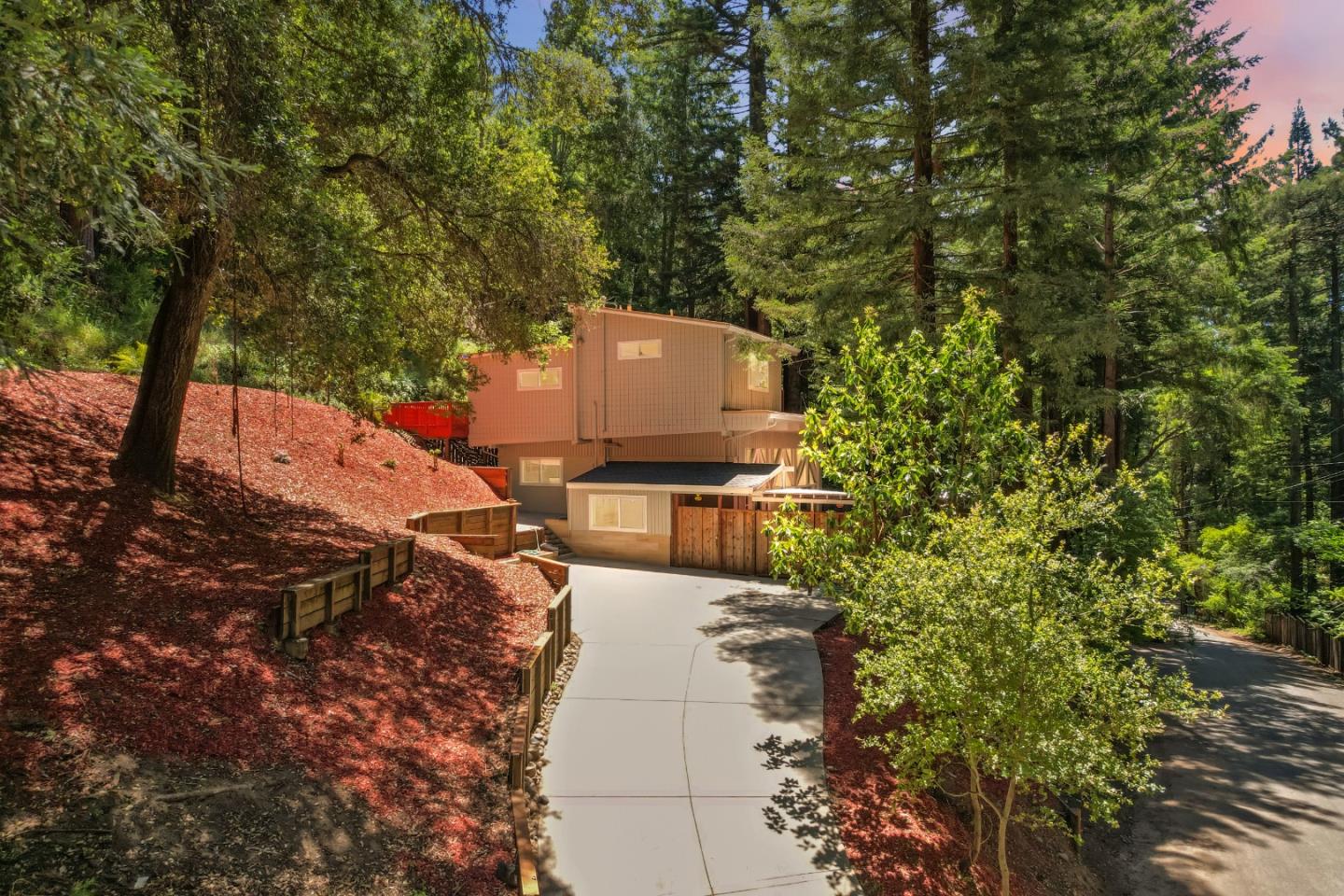 Detail Gallery Image 1 of 86 For 330 Huckleberry Ln, Boulder Creek,  CA 95006 - 4 Beds | 3 Baths
