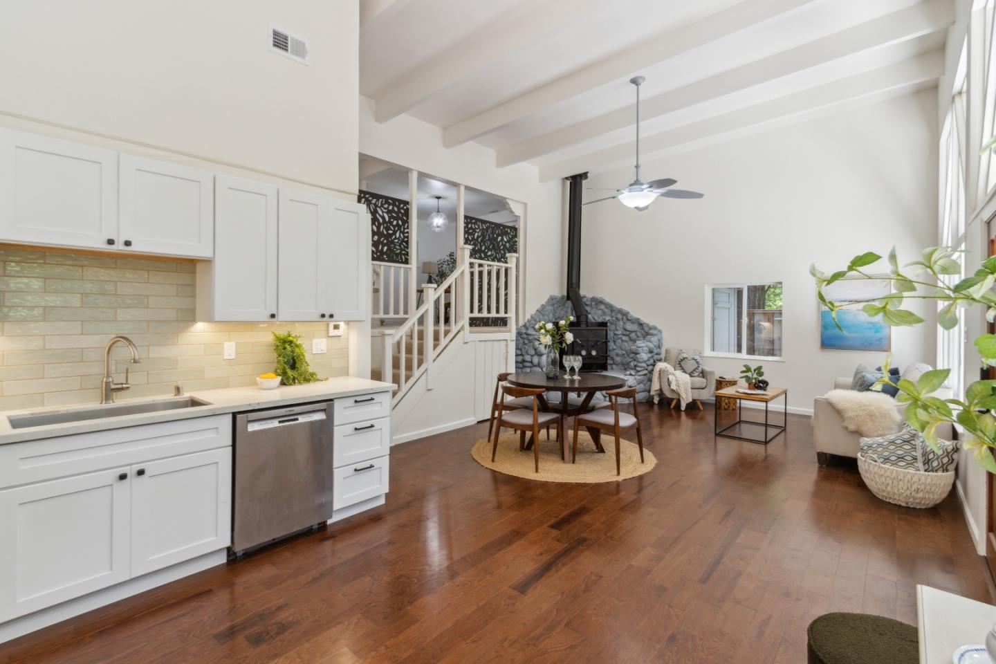 Detail Gallery Image 15 of 86 For 330 Huckleberry Ln, Boulder Creek,  CA 95006 - 4 Beds | 3 Baths
