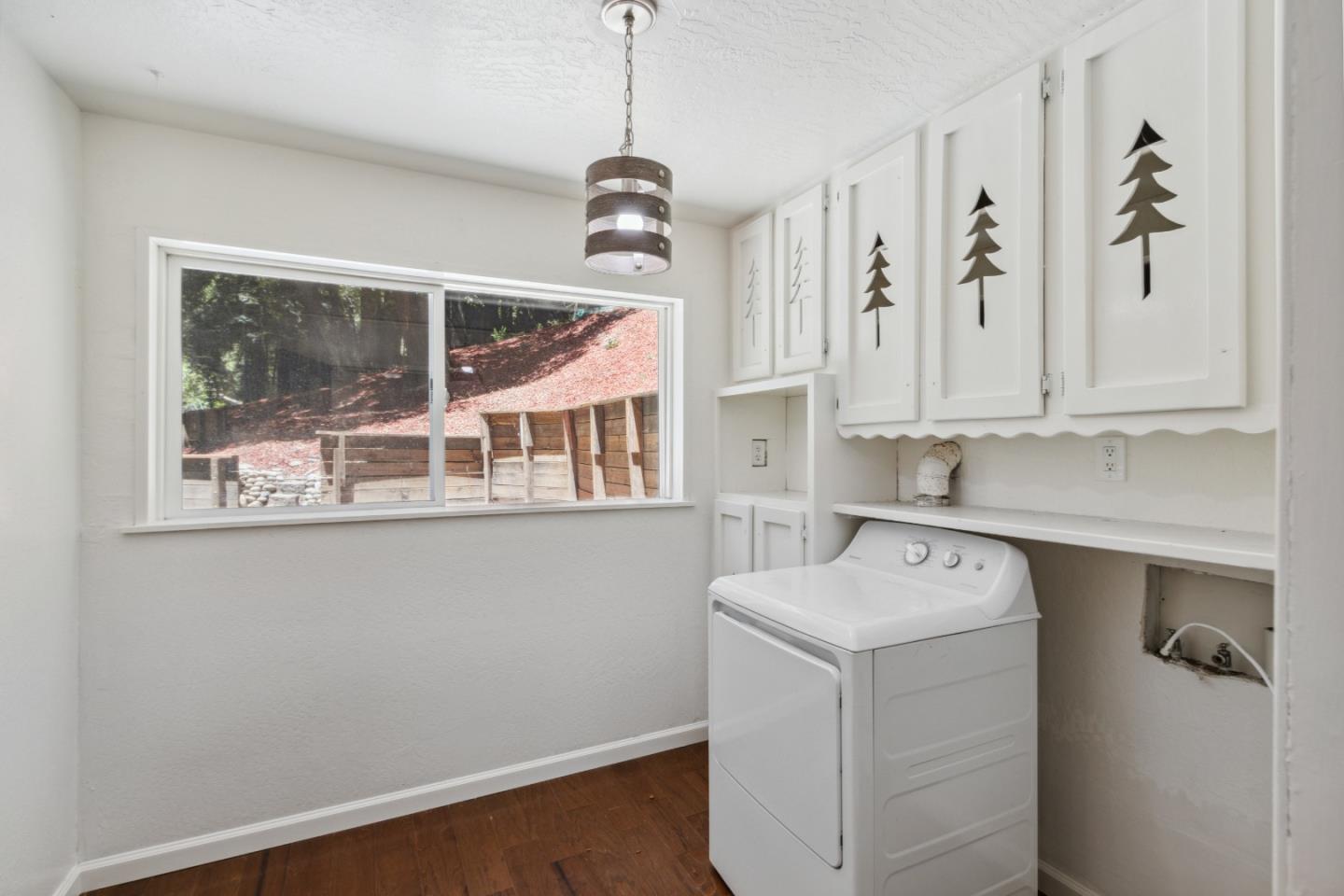 Detail Gallery Image 17 of 86 For 330 Huckleberry Ln, Boulder Creek,  CA 95006 - 4 Beds | 3 Baths