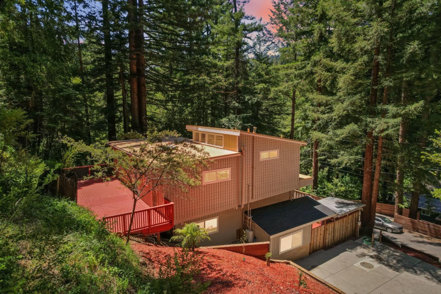 Detail Gallery Image 2 of 86 For 330 Huckleberry Ln, Boulder Creek,  CA 95006 - 4 Beds | 3 Baths