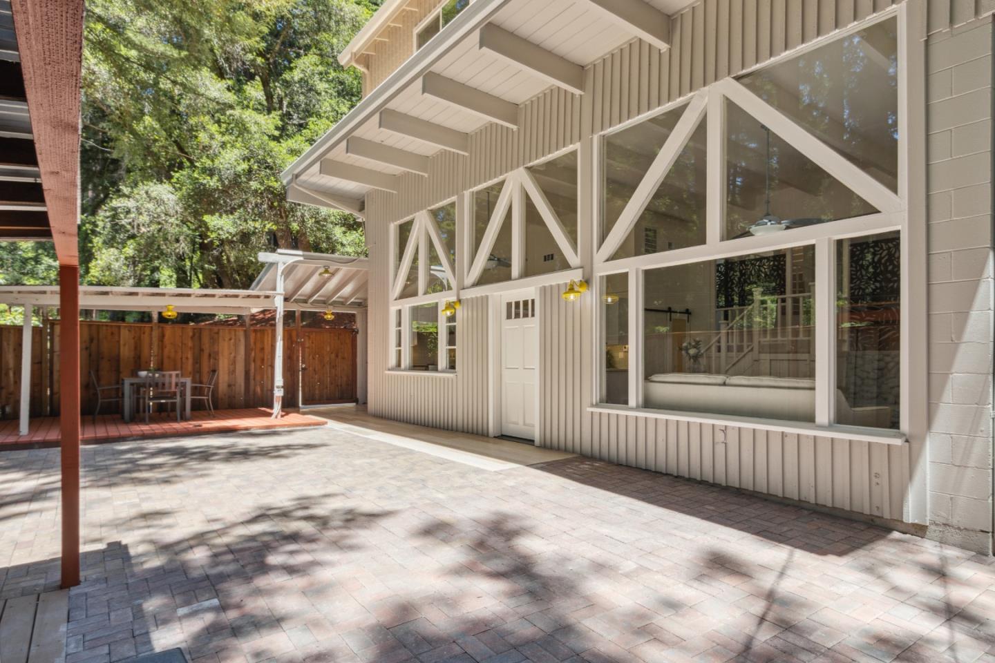 Detail Gallery Image 3 of 86 For 330 Huckleberry Ln, Boulder Creek,  CA 95006 - 4 Beds | 3 Baths