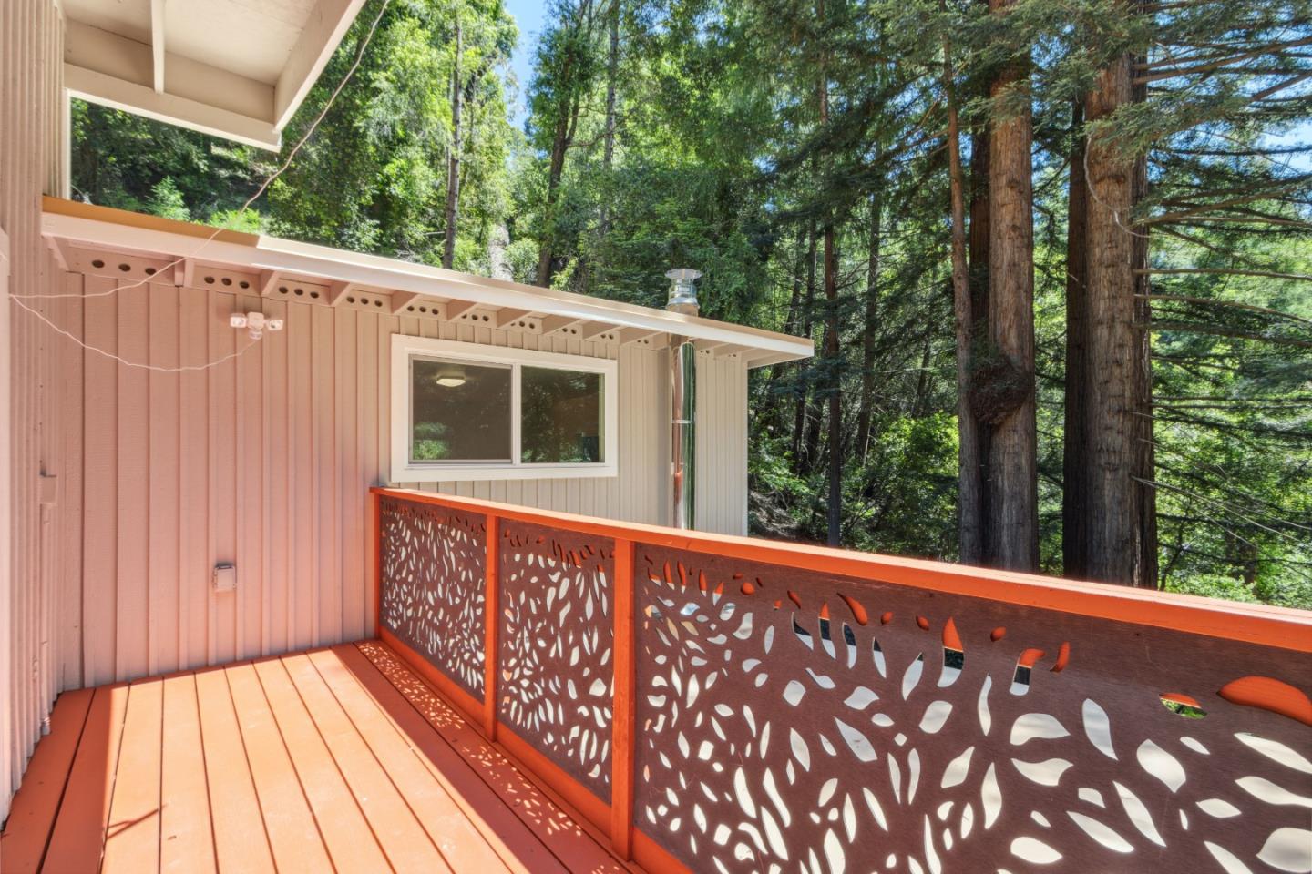 Detail Gallery Image 37 of 86 For 330 Huckleberry Ln, Boulder Creek,  CA 95006 - 4 Beds | 3 Baths