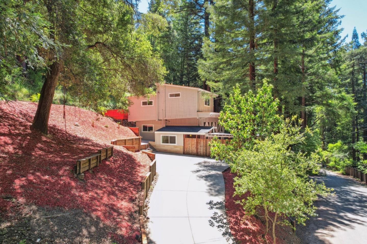 Detail Gallery Image 40 of 86 For 330 Huckleberry Ln, Boulder Creek,  CA 95006 - 4 Beds | 3 Baths