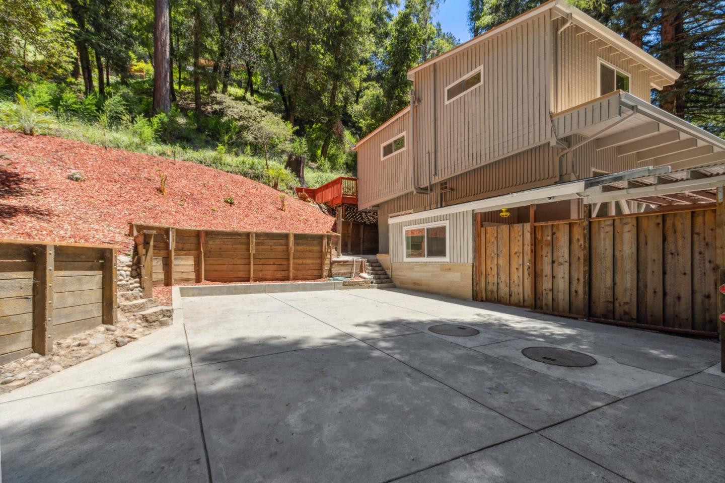 Detail Gallery Image 45 of 86 For 330 Huckleberry Ln, Boulder Creek,  CA 95006 - 4 Beds | 3 Baths