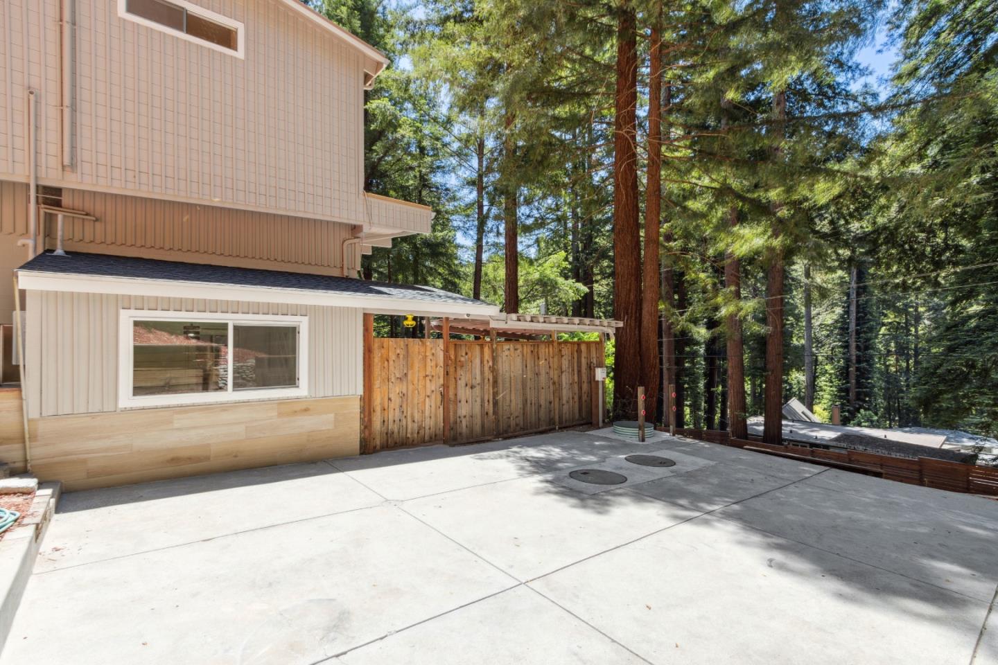 Detail Gallery Image 46 of 86 For 330 Huckleberry Ln, Boulder Creek,  CA 95006 - 4 Beds | 3 Baths