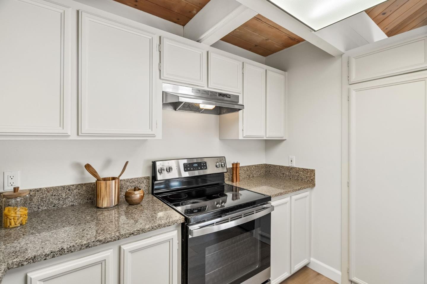 Detail Gallery Image 16 of 45 For 855 Brookline Dr #H,  Sunnyvale,  CA 94087 - 3 Beds | 2 Baths
