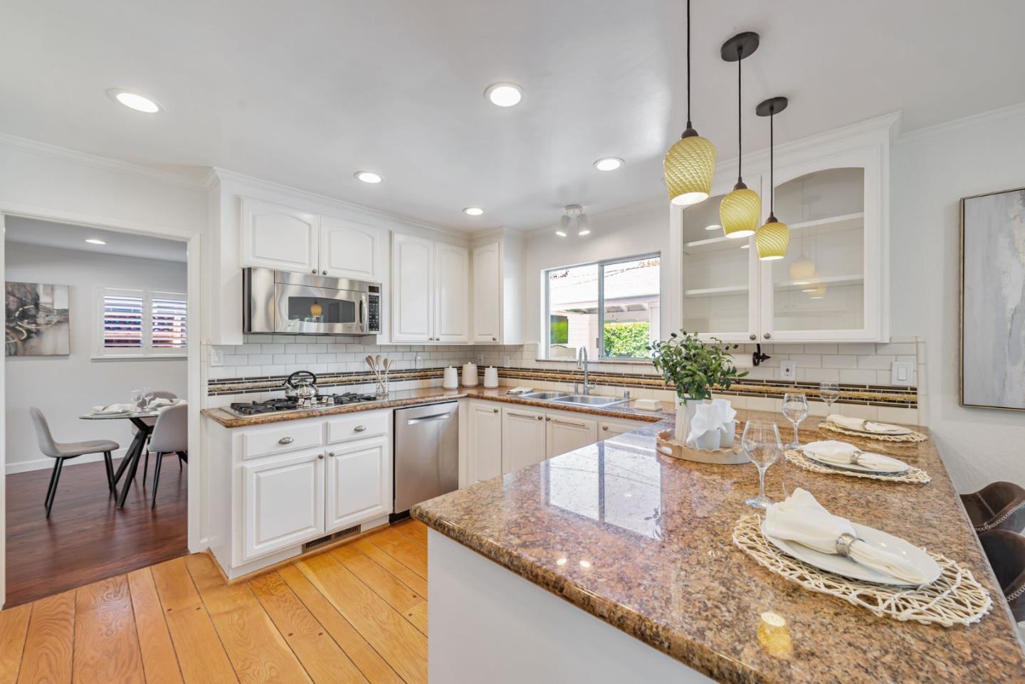 Detail Gallery Image 12 of 63 For 2658 Hill Park Dr, San Jose,  CA 95124 - 5 Beds | 2/1 Baths
