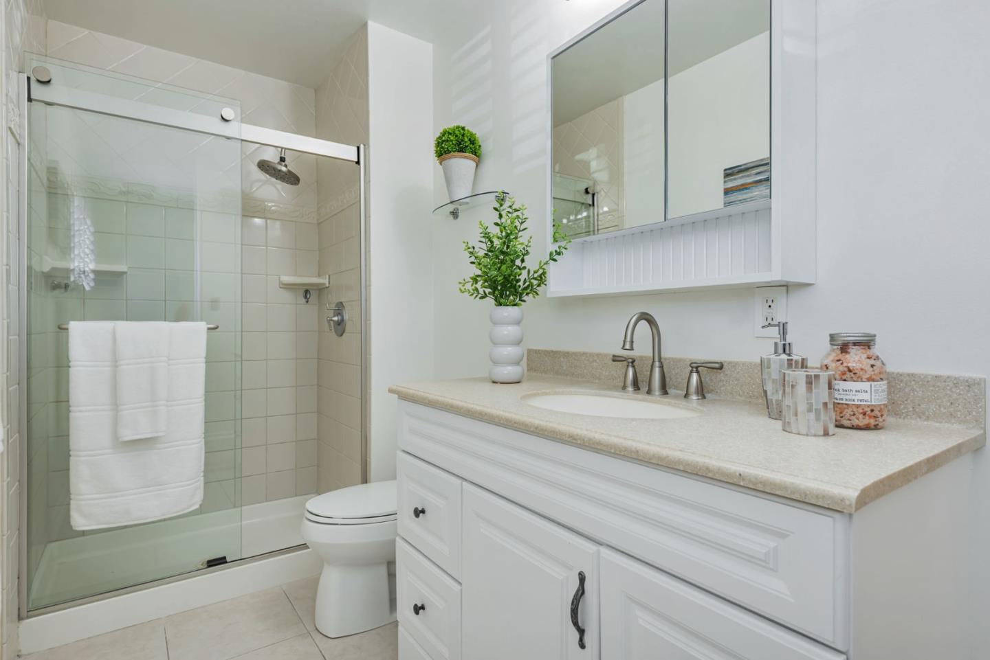 Detail Gallery Image 37 of 63 For 2658 Hill Park Dr, San Jose,  CA 95124 - 5 Beds | 2/1 Baths