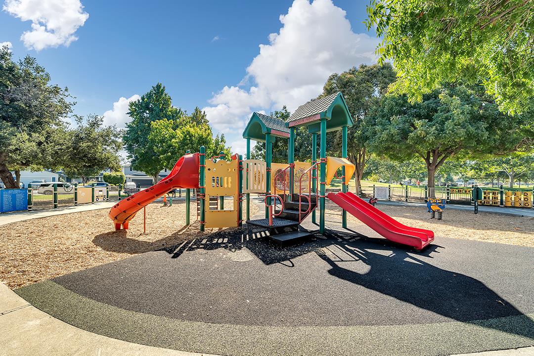 Detail Gallery Image 60 of 63 For 2658 Hill Park Dr, San Jose,  CA 95124 - 5 Beds | 2/1 Baths