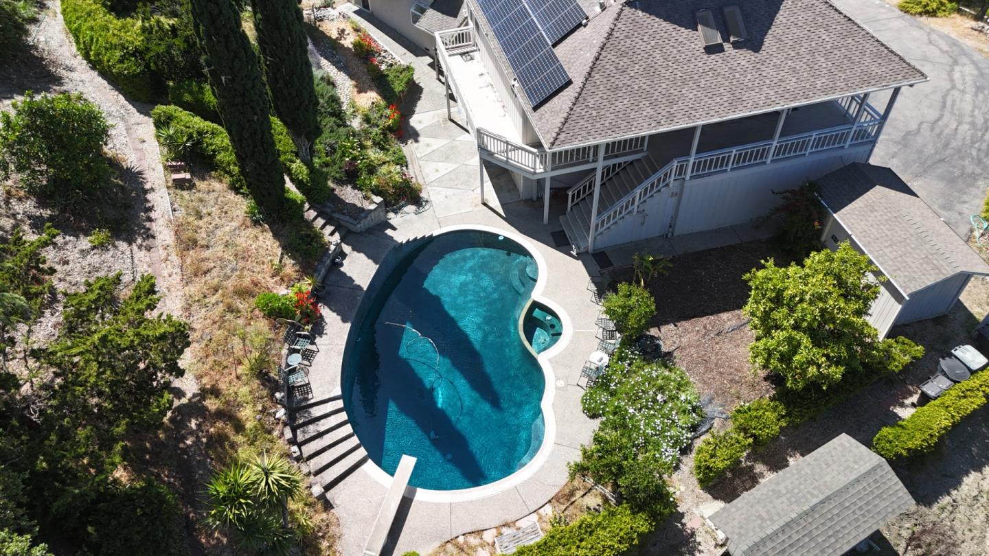 Detail Gallery Image 12 of 17 For 125 Drysdale Dr, Los Gatos,  CA 95032 - 6 Beds | 4 Baths