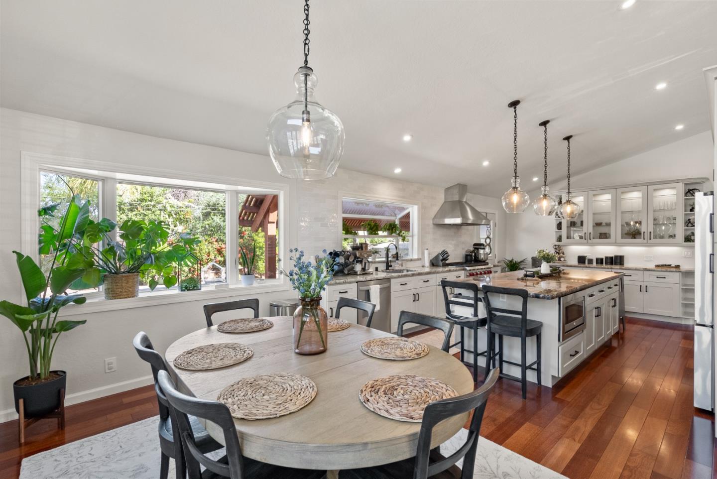 Detail Gallery Image 10 of 40 For 1549 Puerto Vallarta Dr, San Jose,  CA 95120 - 4 Beds | 2/1 Baths