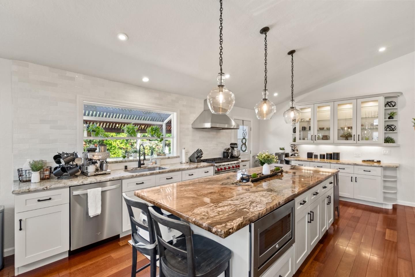 Detail Gallery Image 13 of 40 For 1549 Puerto Vallarta Dr, San Jose,  CA 95120 - 4 Beds | 2/1 Baths