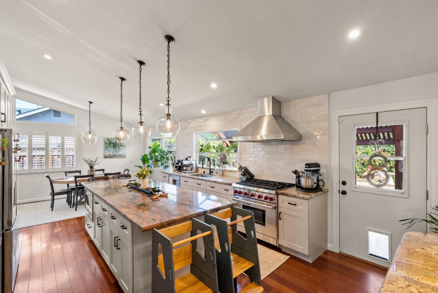 Detail Gallery Image 14 of 40 For 1549 Puerto Vallarta Dr, San Jose,  CA 95120 - 4 Beds | 2/1 Baths